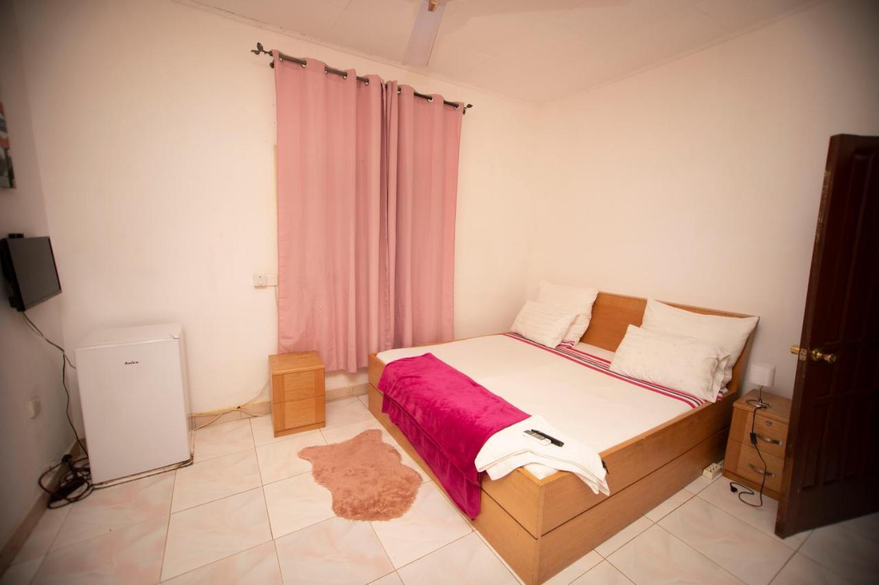 Marysin Guest House อักกรา ภายนอก รูปภาพ